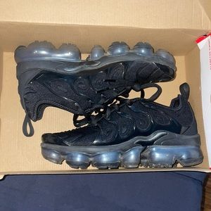 nike vapor max plus size:6 in womens